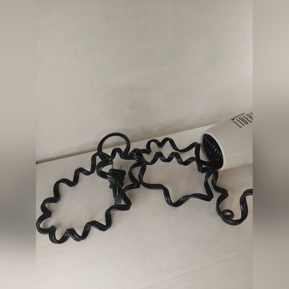 Black and Decker Liberte White Small Travel Size Women's Hair Dryer - Picture 3 of 11